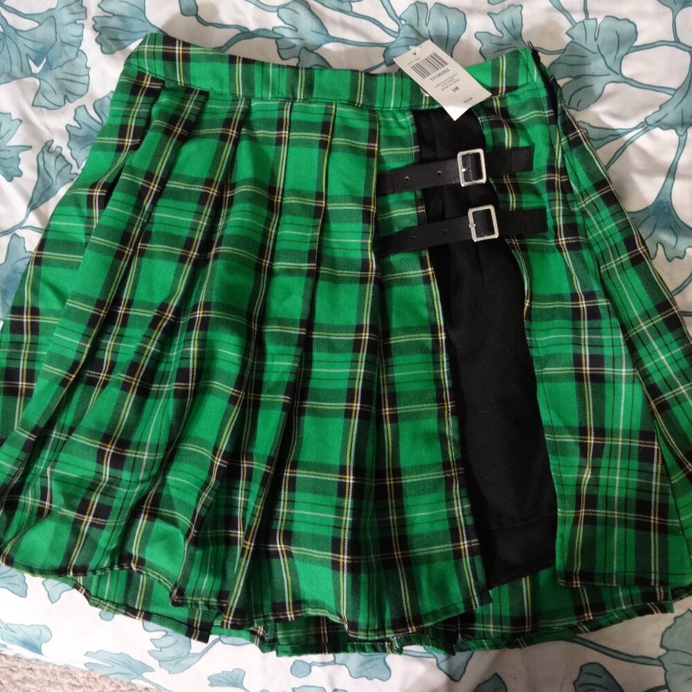 HOT TOPIC Size S Green Plaid Skort Buckles Shorts Skirt School Y2K Academia